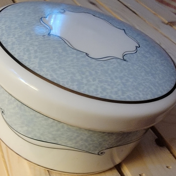 🪺 Wedgewood Venice Covered Trinket Dish - Picture 5 of 6